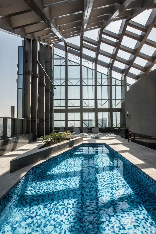 Fantastay Sparkle Tower One Bedroom Suite Marina View Dubai Exteriör bild
